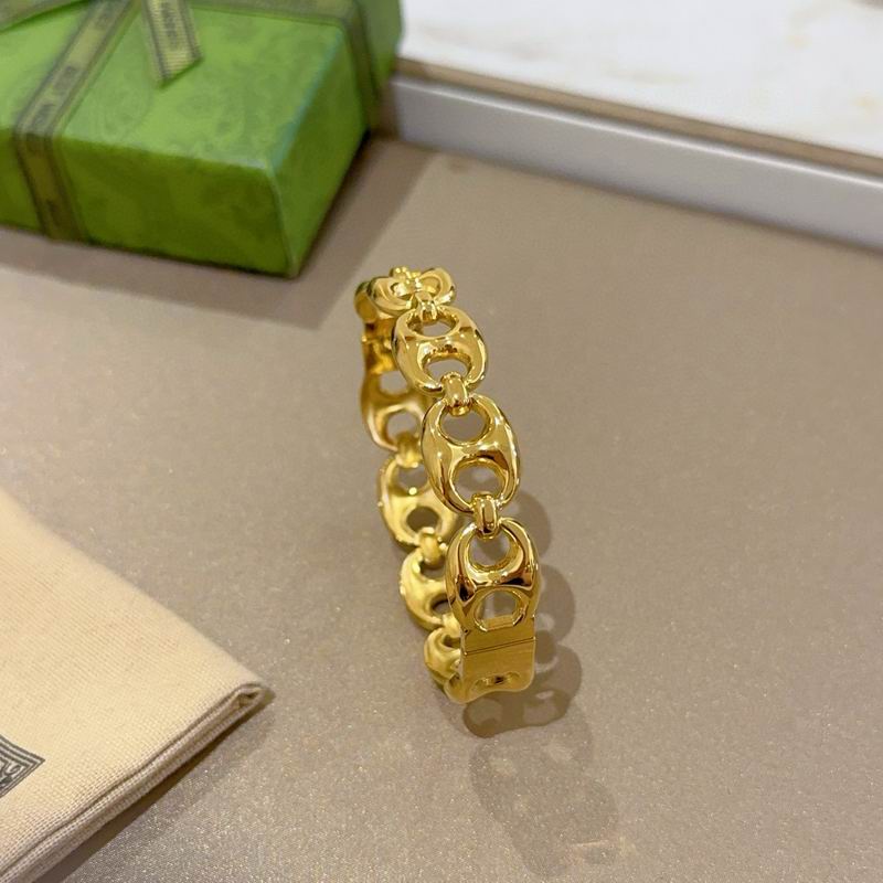 Gucci Bracelet 10yxx30